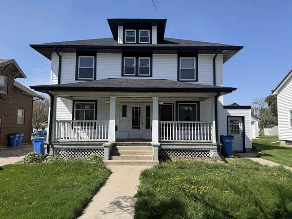 811 G Avenue, Grundy Center, IA 50638
