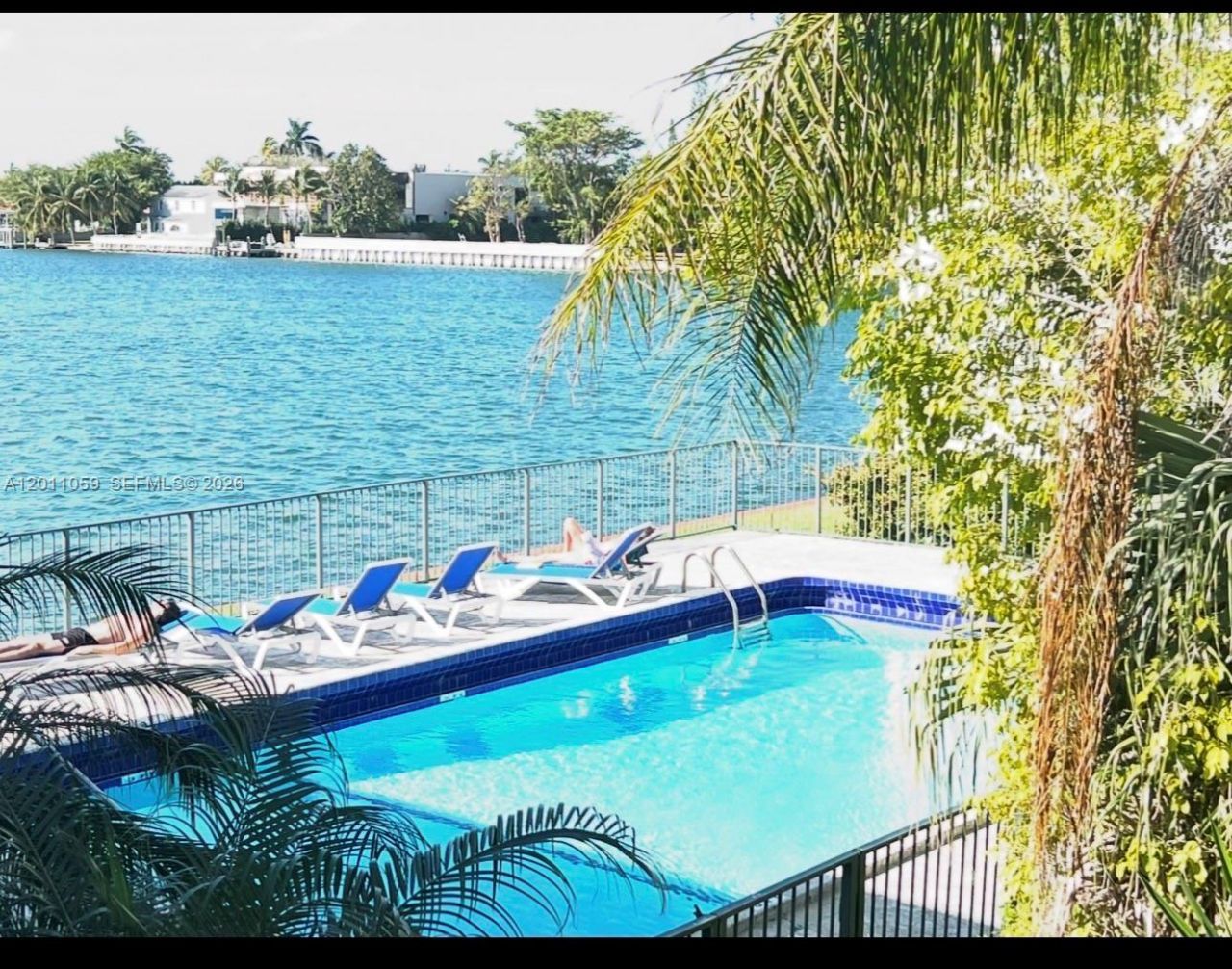 8600 Byron Ave, Unit 8600-8, Miami Beach, FL 33141 Photo