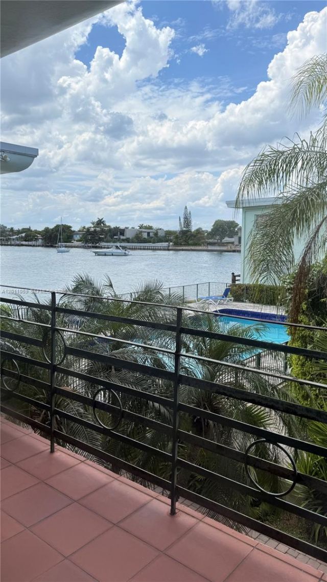 8600 Byron Ave, Unit 8600-8, Miami Beach, FL 33141 Photo