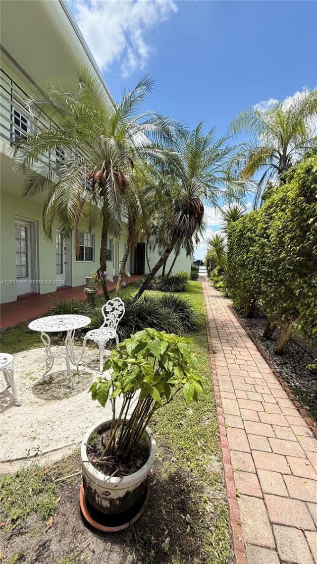 8600 Byron Ave, Unit 8600-8, Miami Beach, FL 33141 Photo