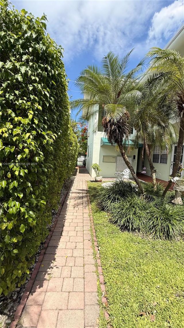 8600 Byron Ave, Unit 8600-8, Miami Beach, FL 33141 Photo