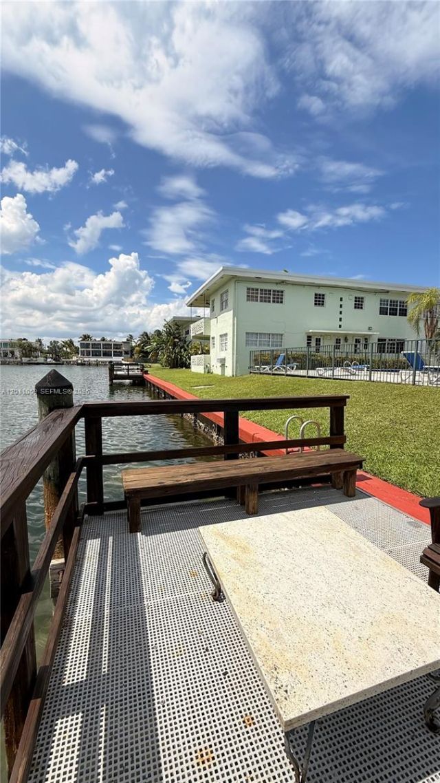 8600 Byron Ave, Unit 8600-8, Miami Beach, FL 33141 Photo