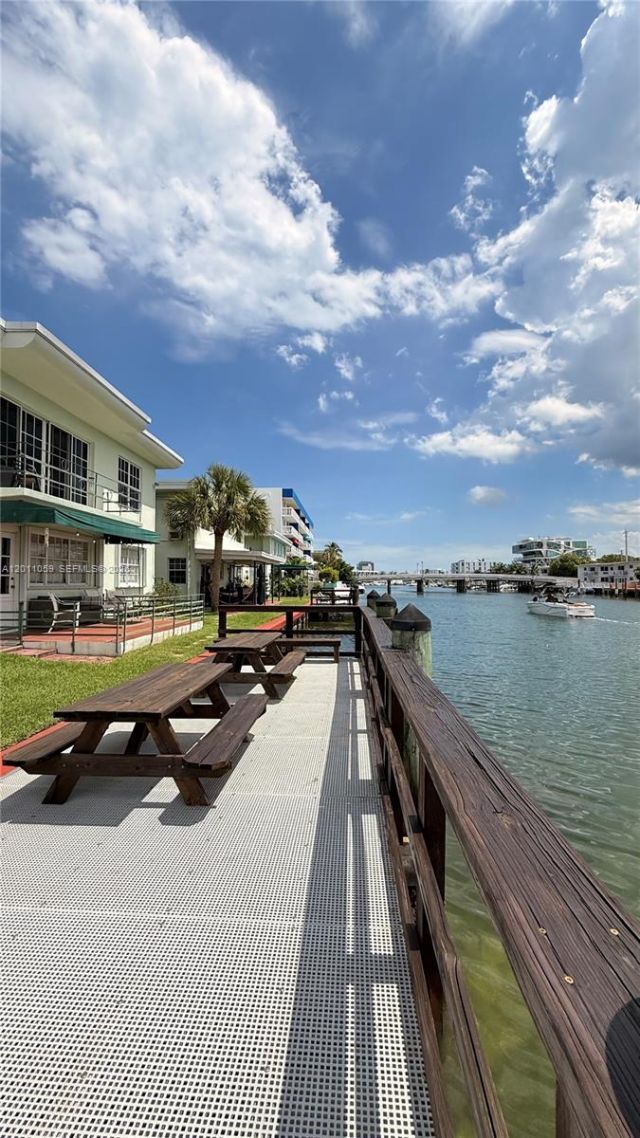 8600 Byron Ave, Unit 8600-8, Miami Beach, FL 33141 Photo