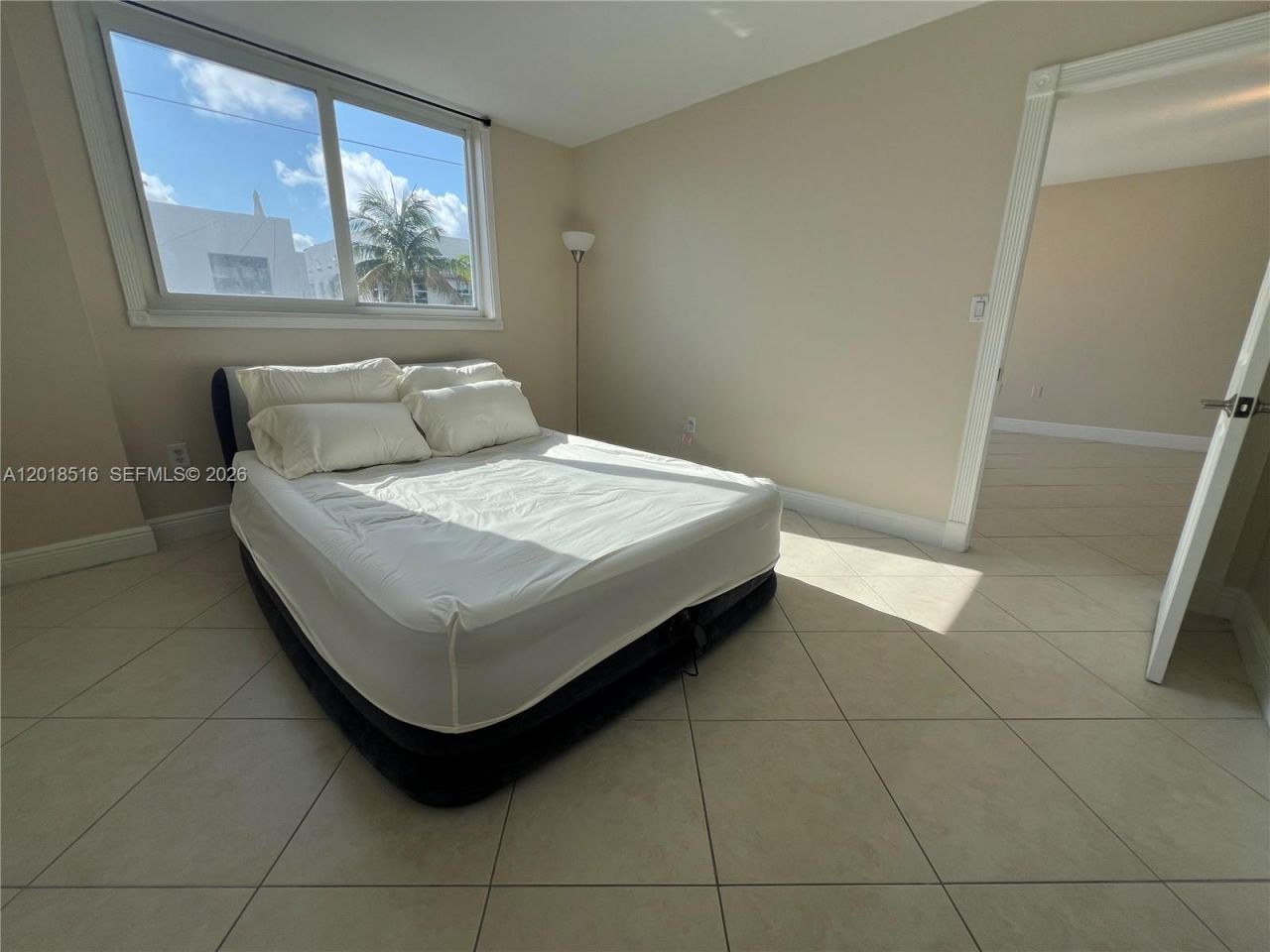 345 Ocean Dr , Unit 305, Miami Beach, FL 33139 Photo