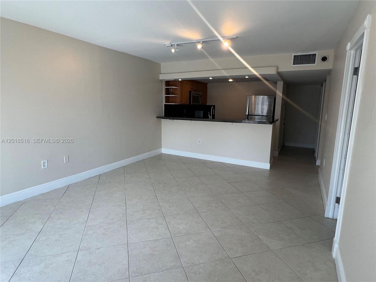 345 Ocean Dr , Unit 305, Miami Beach, FL 33139 Photo