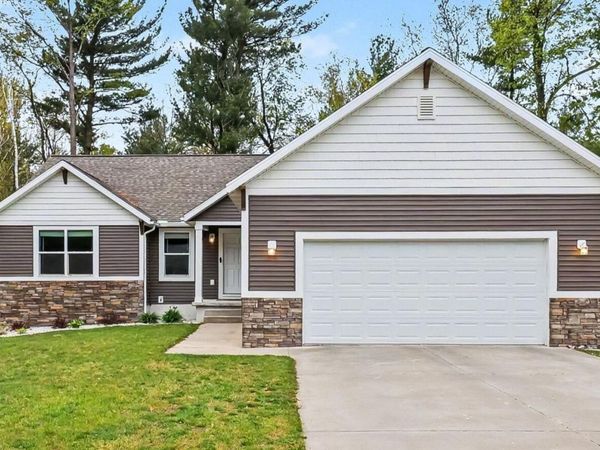 1161 N Hillside Drive, Ludington, MI 49431