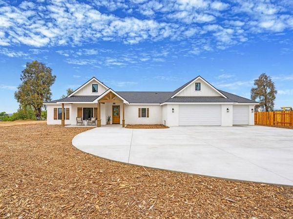 1547 Dickey Street , Fallbrook, CA 92028