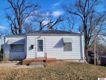 7205 North Ridge Drive , Omaha, NE 68112