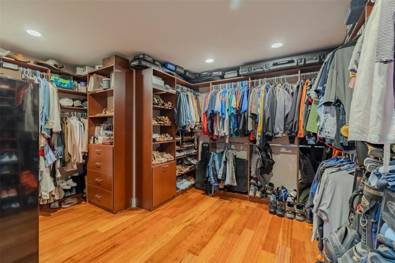 125 Barrington Drive , Brandon, FL 33511 Photo