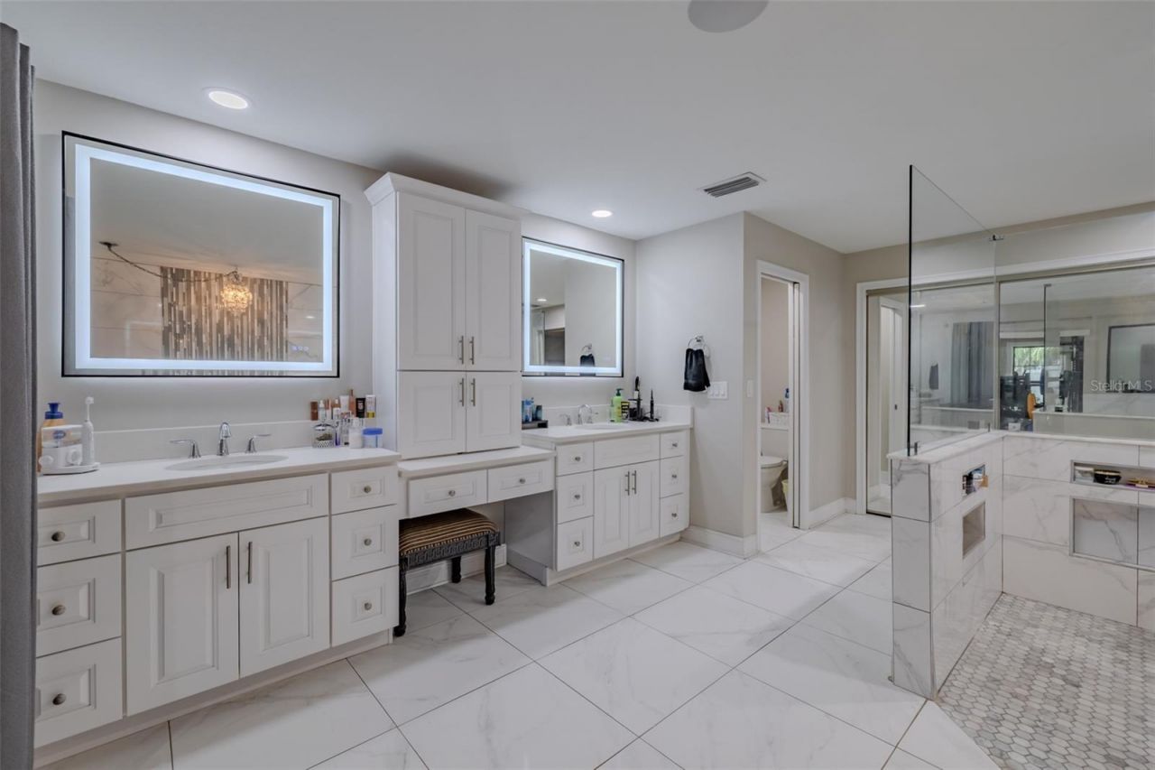 125 Barrington Drive , Brandon, FL 33511 Photo