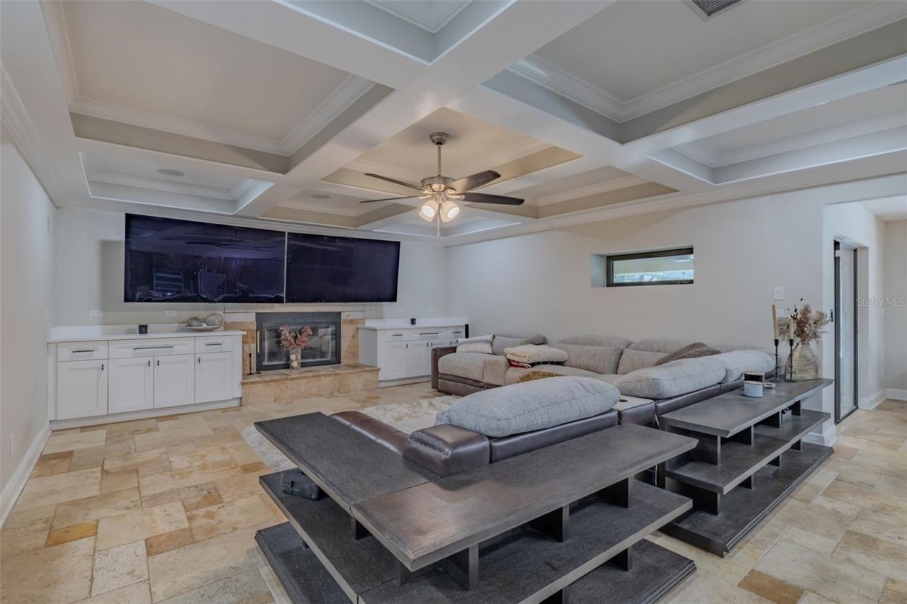 125 Barrington Drive , Brandon, FL 33511 Photo