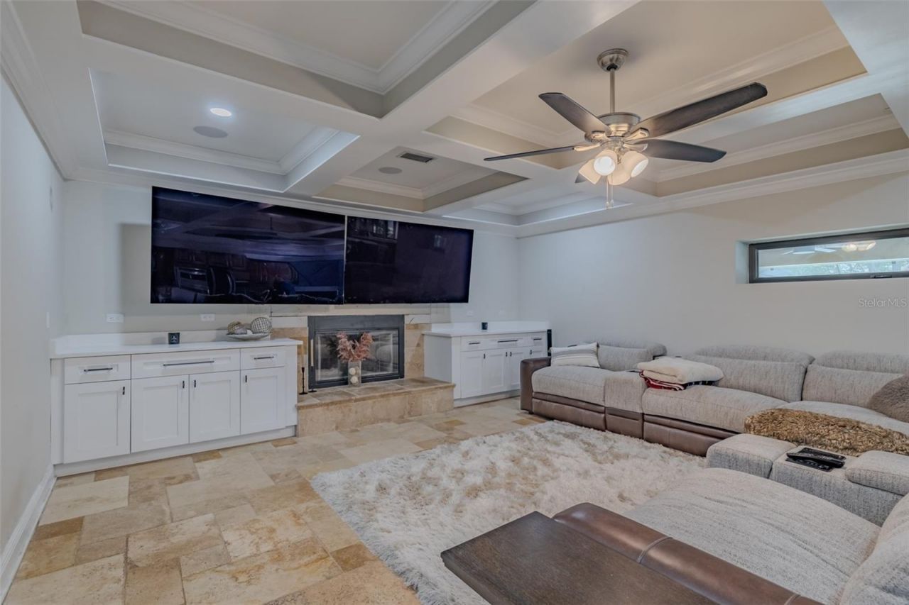 125 Barrington Drive , Brandon, FL 33511 Photo