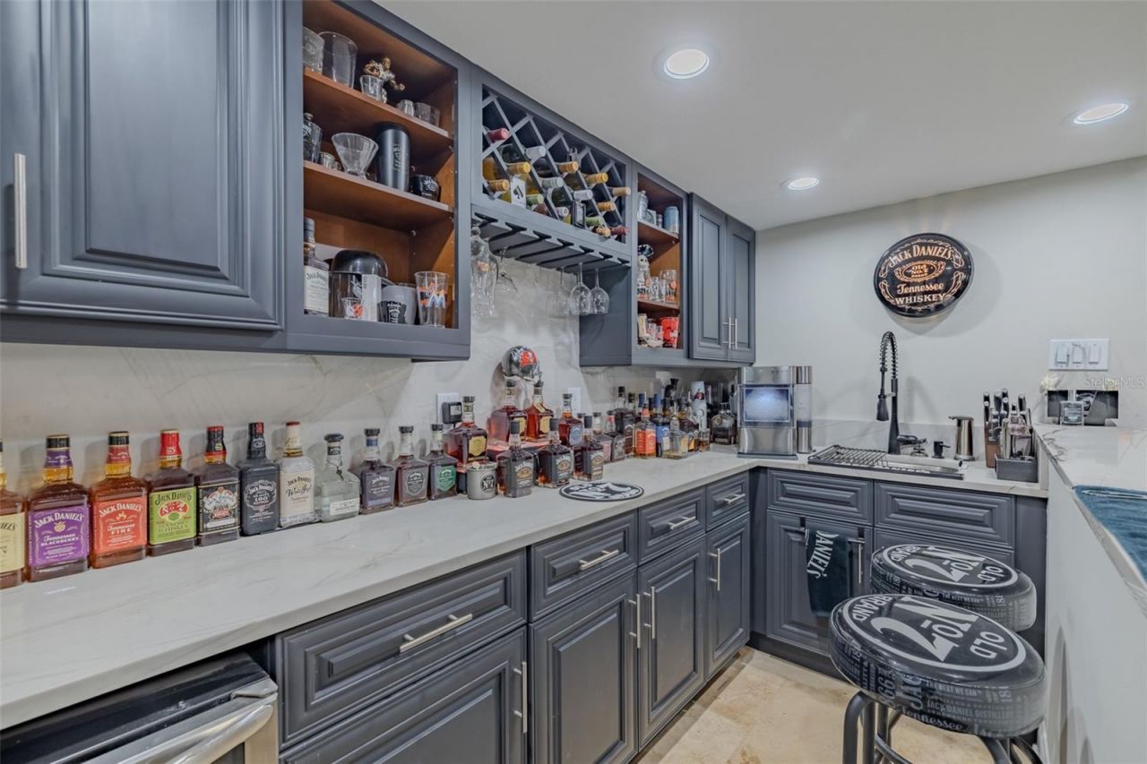125 Barrington Drive , Brandon, FL 33511 Photo