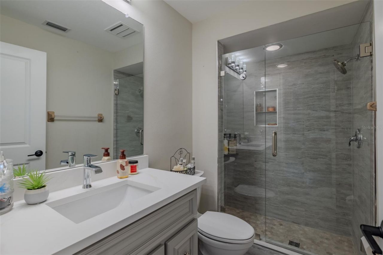 125 Barrington Drive , Brandon, FL 33511 Photo
