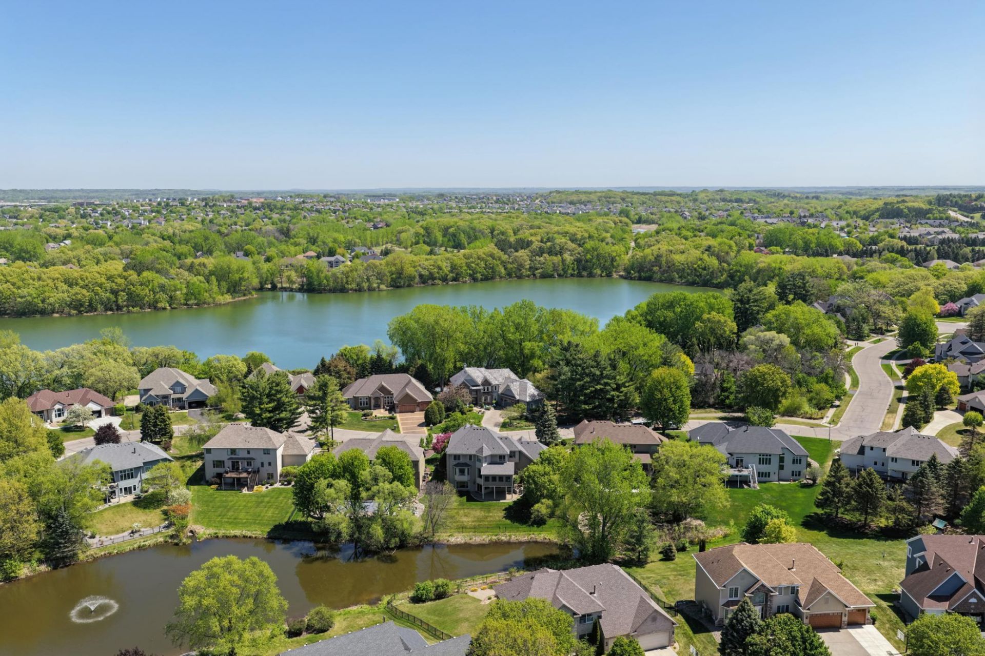 10145 Powers Lake Trail , Woodbury, MN 55129