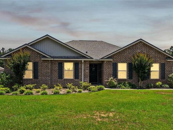 8405 Calgary Drive, Mobile, AL 36695