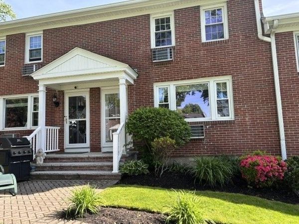 40 Lake Street, Unit I, Winchester, MA 01890