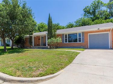 3509 Rogers Avenue, Fort Worth, TX 76109