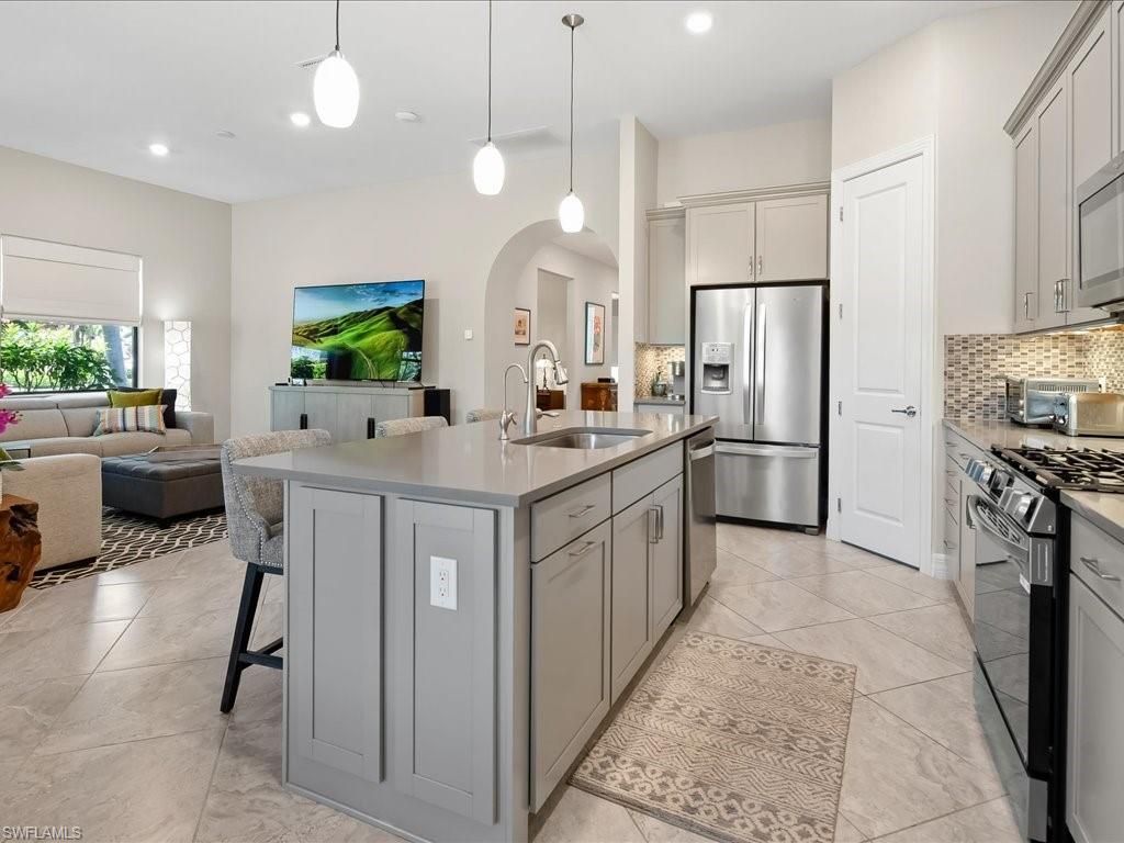 7225 Wilton Dr , Naples, FL 34109 Photo