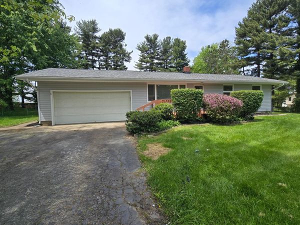 106 Sharon Heights Road SW, Pataskala, OH 43062