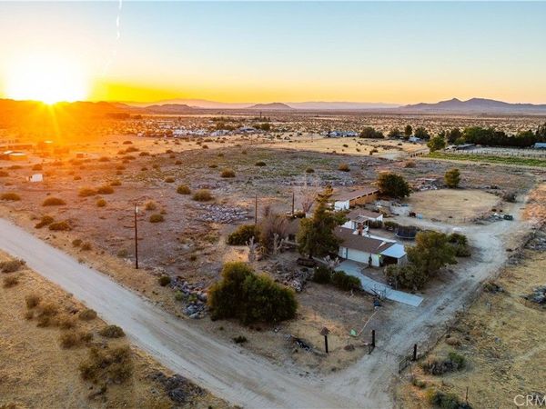 20539 E Avenue R , Palmdale, CA 93591