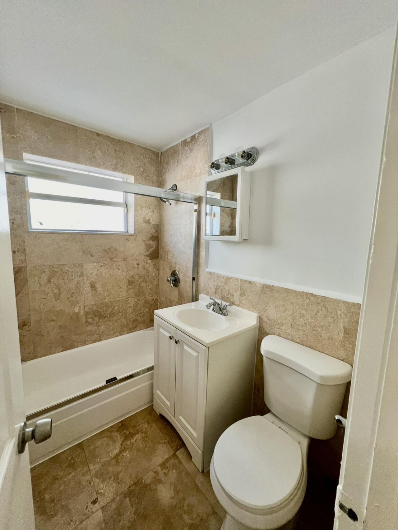 901 Meridian Avenue, Unit 103, Miami Beach, FL 33139 Photo