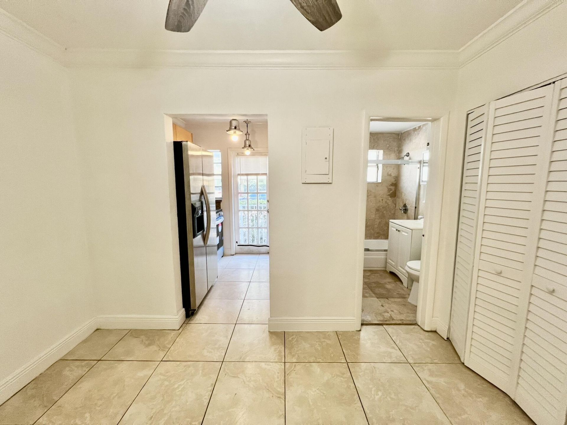 901 Meridian Avenue, Unit 103, Miami Beach, FL 33139 Photo