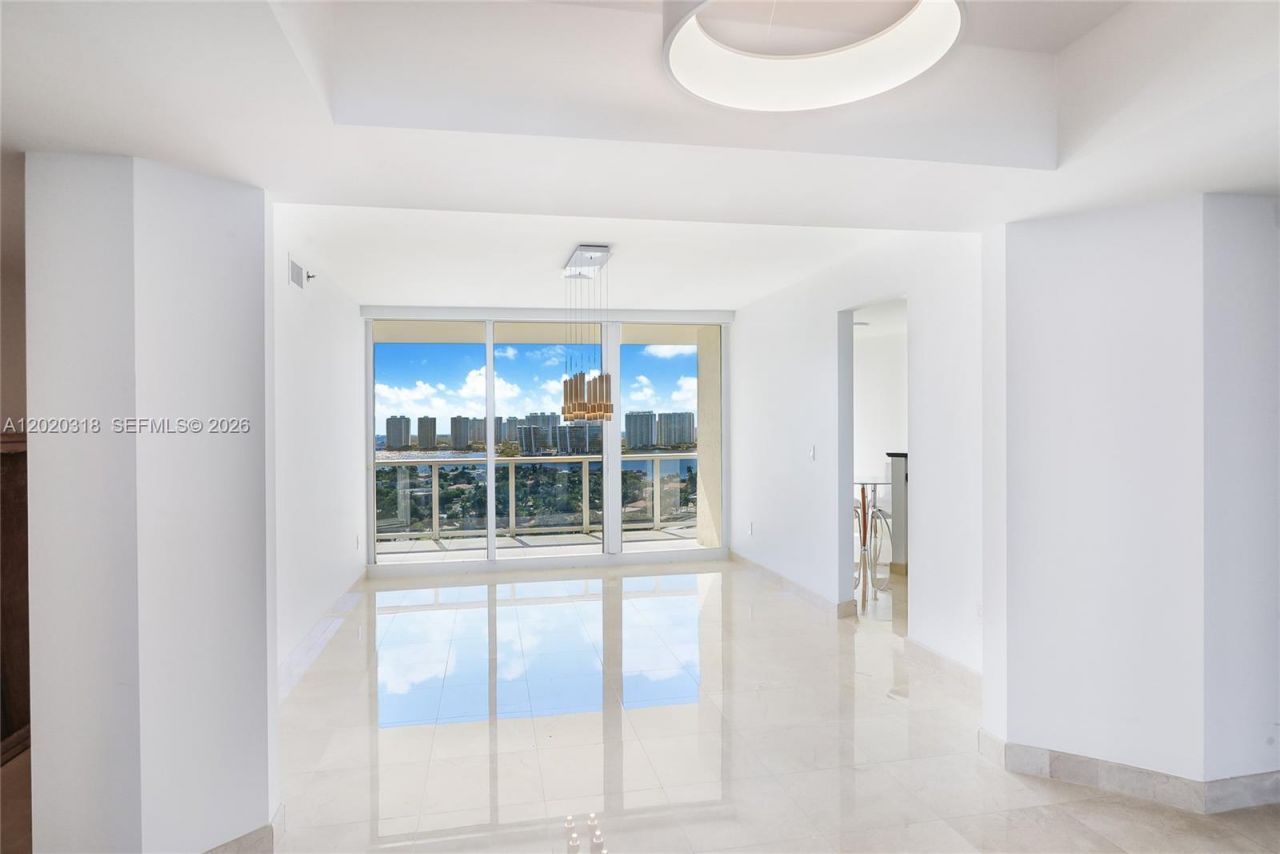 19333 Collins Ave, Unit 1907, Sunny Isles Beach, FL 33160 Photo