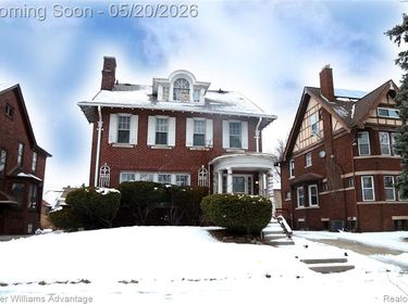 36 Louise Street, Highland Park, MI 48203