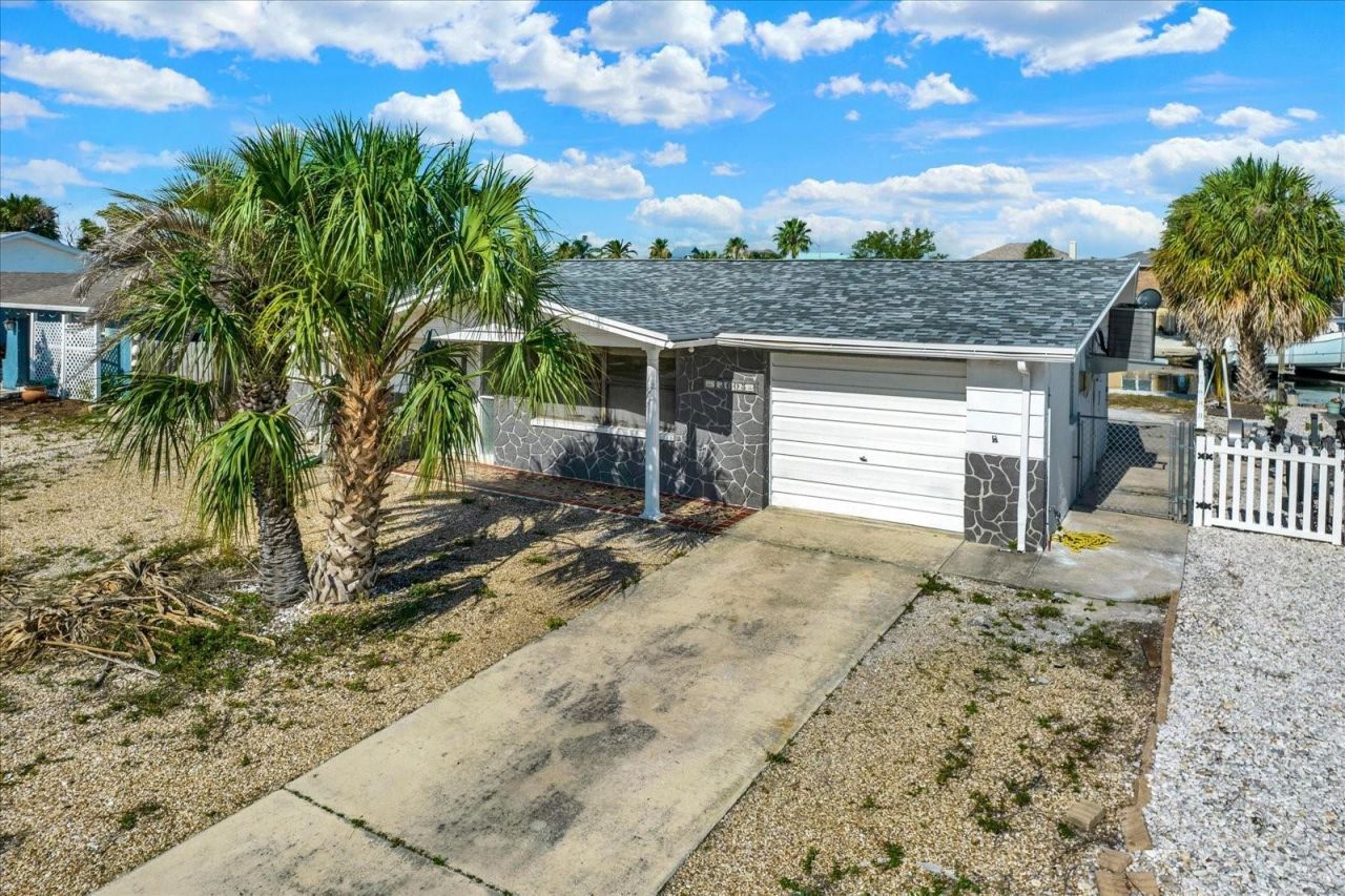 13605 Garris Drive , Hudson, FL 34667 Photo