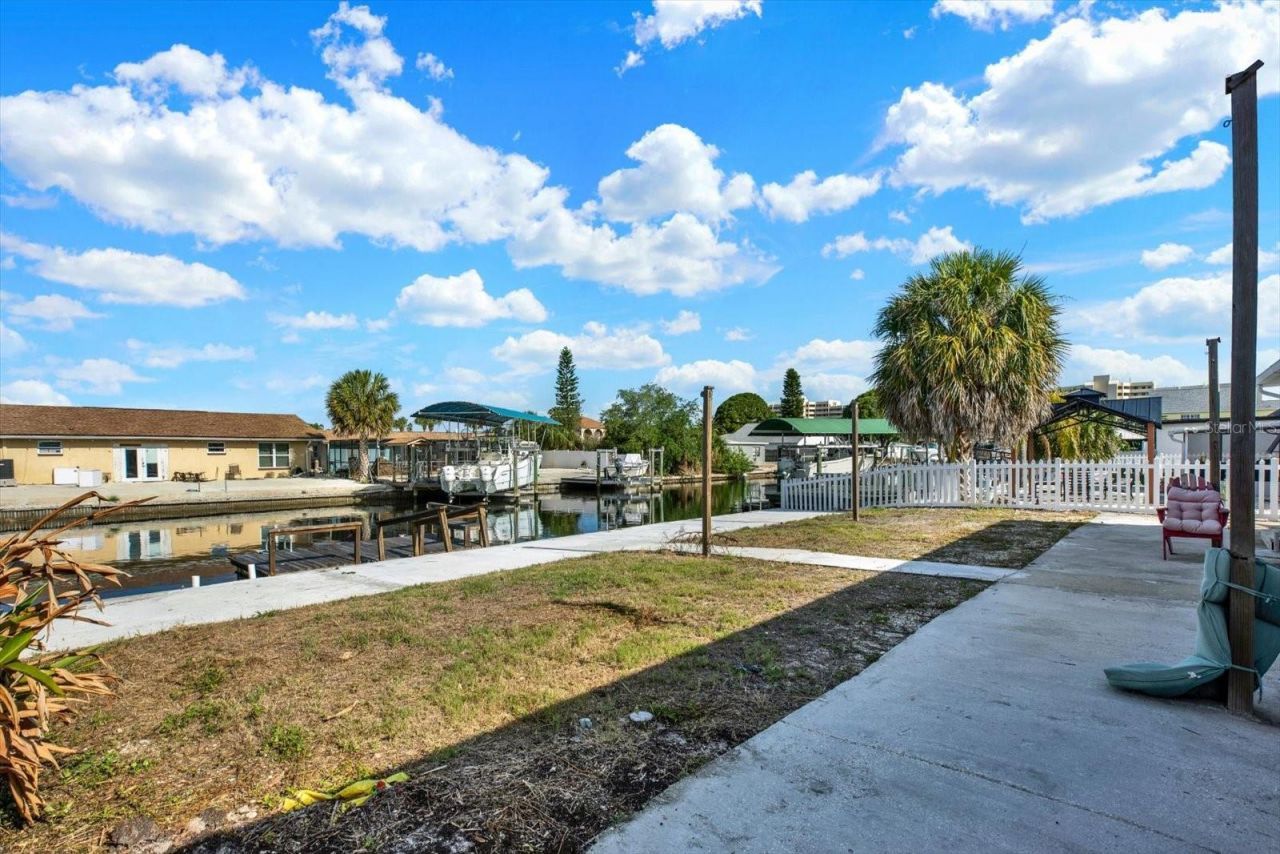 13605 Garris Drive , Hudson, FL 34667 Photo