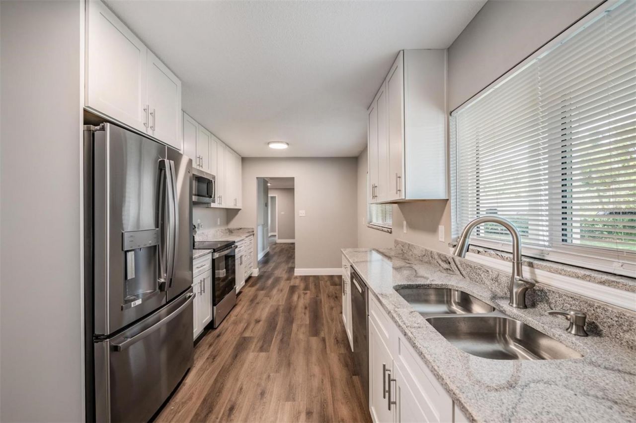 712 Camellia Court , Seffner, FL 33584 Photo