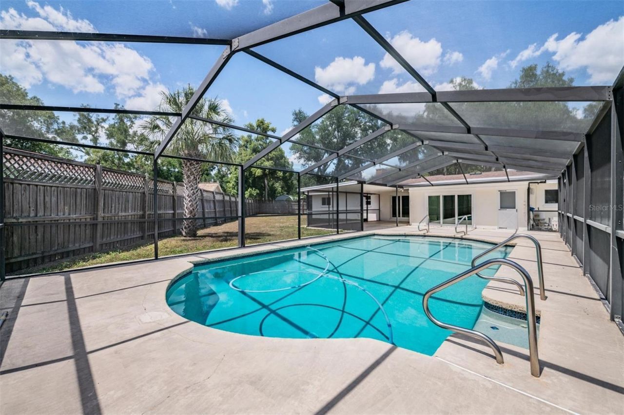 712 Camellia Court , Seffner, FL 33584 Photo
