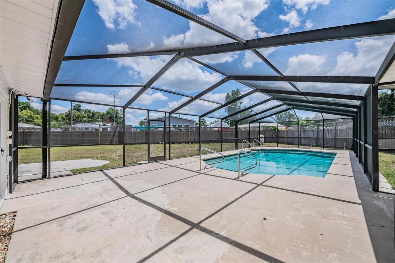 712 Camellia Court , Seffner, FL 33584 Photo
