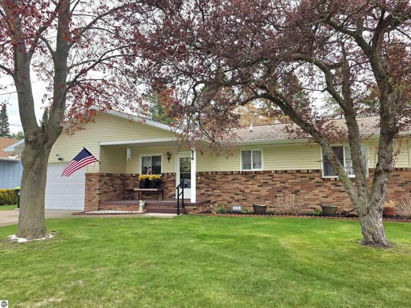 910 Smith Street, East Tawas, MI 48730