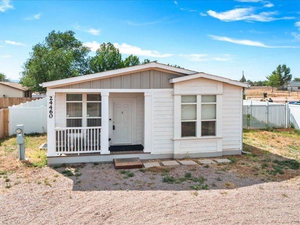 24460 N MARBLEHEAD Avenue, Paulden, AZ 86334