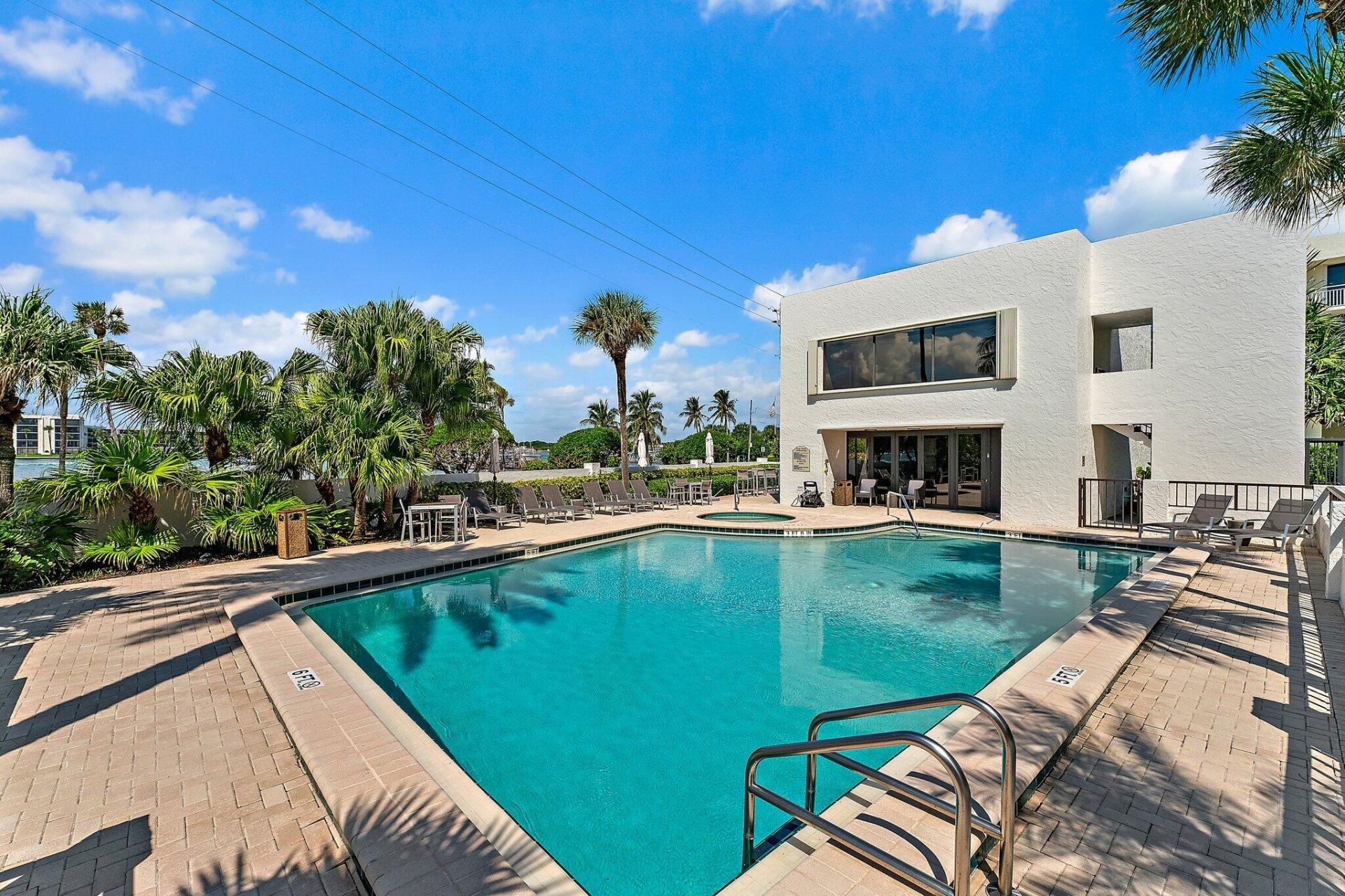 19900 Beach Road, Unit 201, Jupiter, FL 33469 Photo