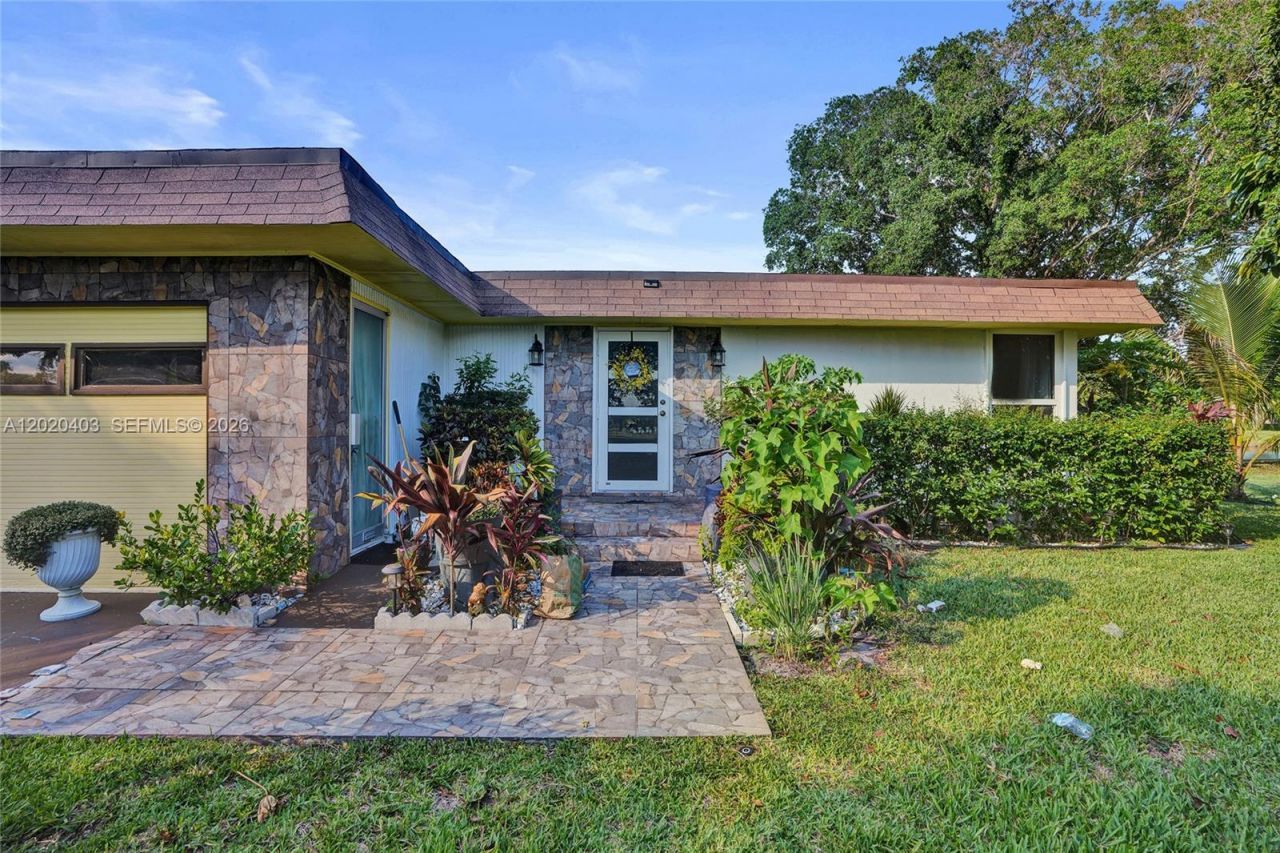 6408 NW 72nd Ave , Tamarac, FL 33321 Photo