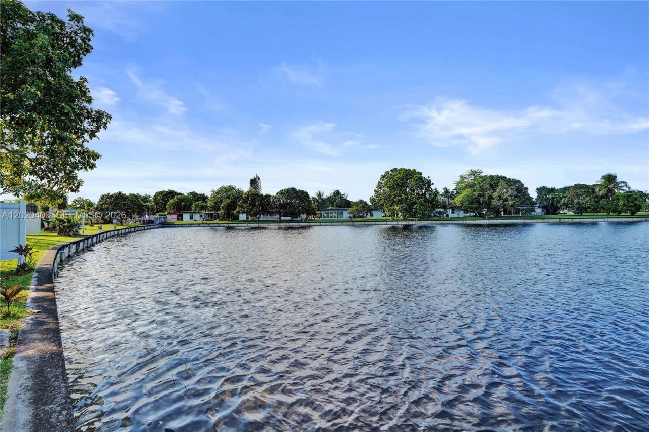 6408 NW 72nd Ave , Tamarac, FL 33321 Photo