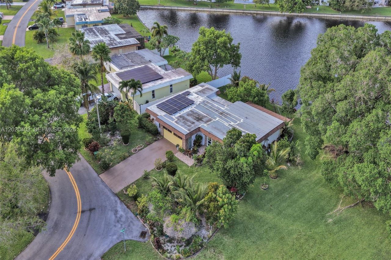 6408 NW 72nd Ave , Tamarac, FL 33321 Photo