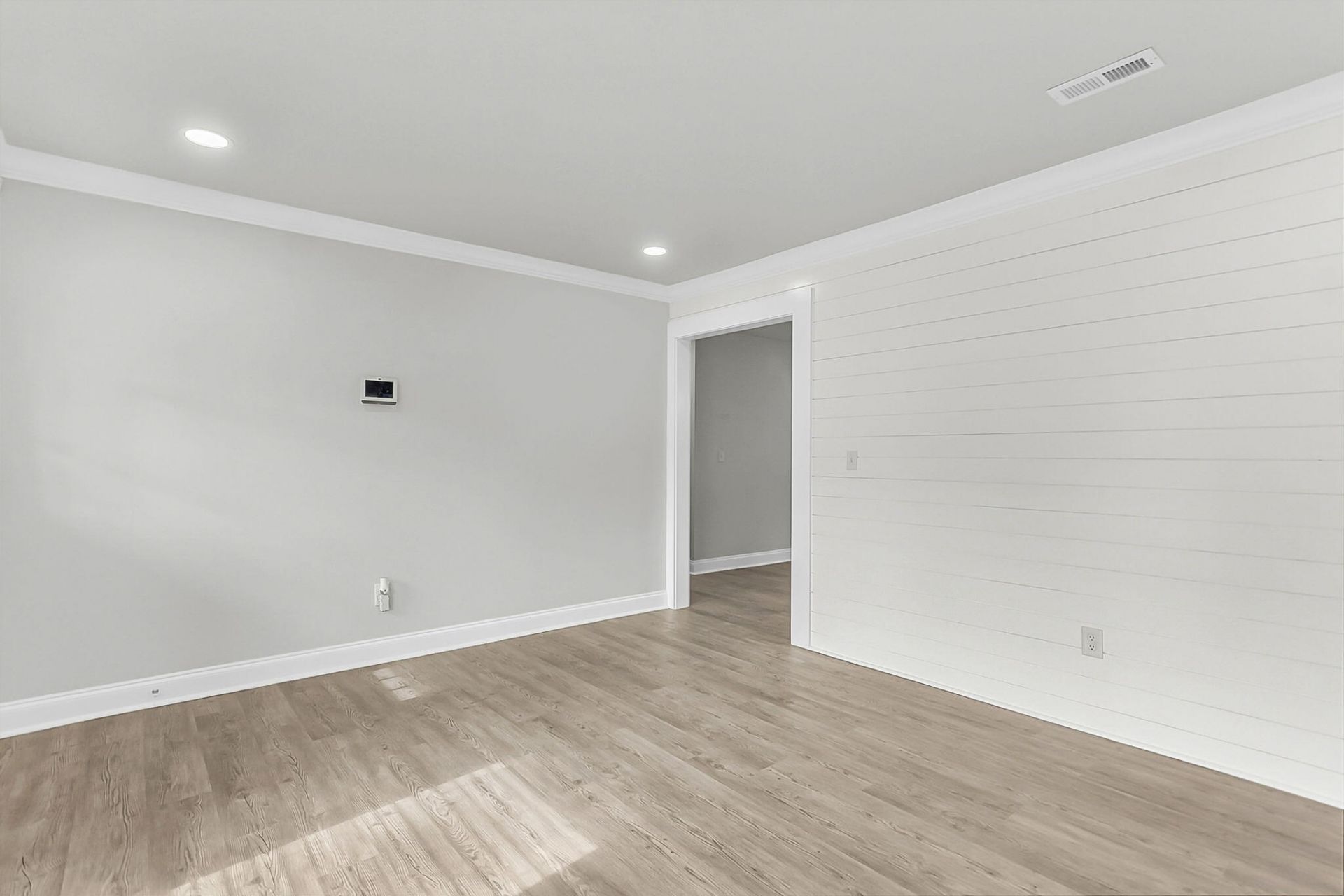 109 Camellia Road Photo 10