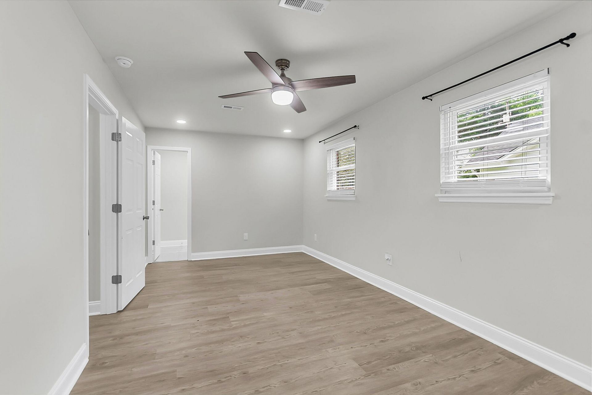 109 Camellia Road Photo 16