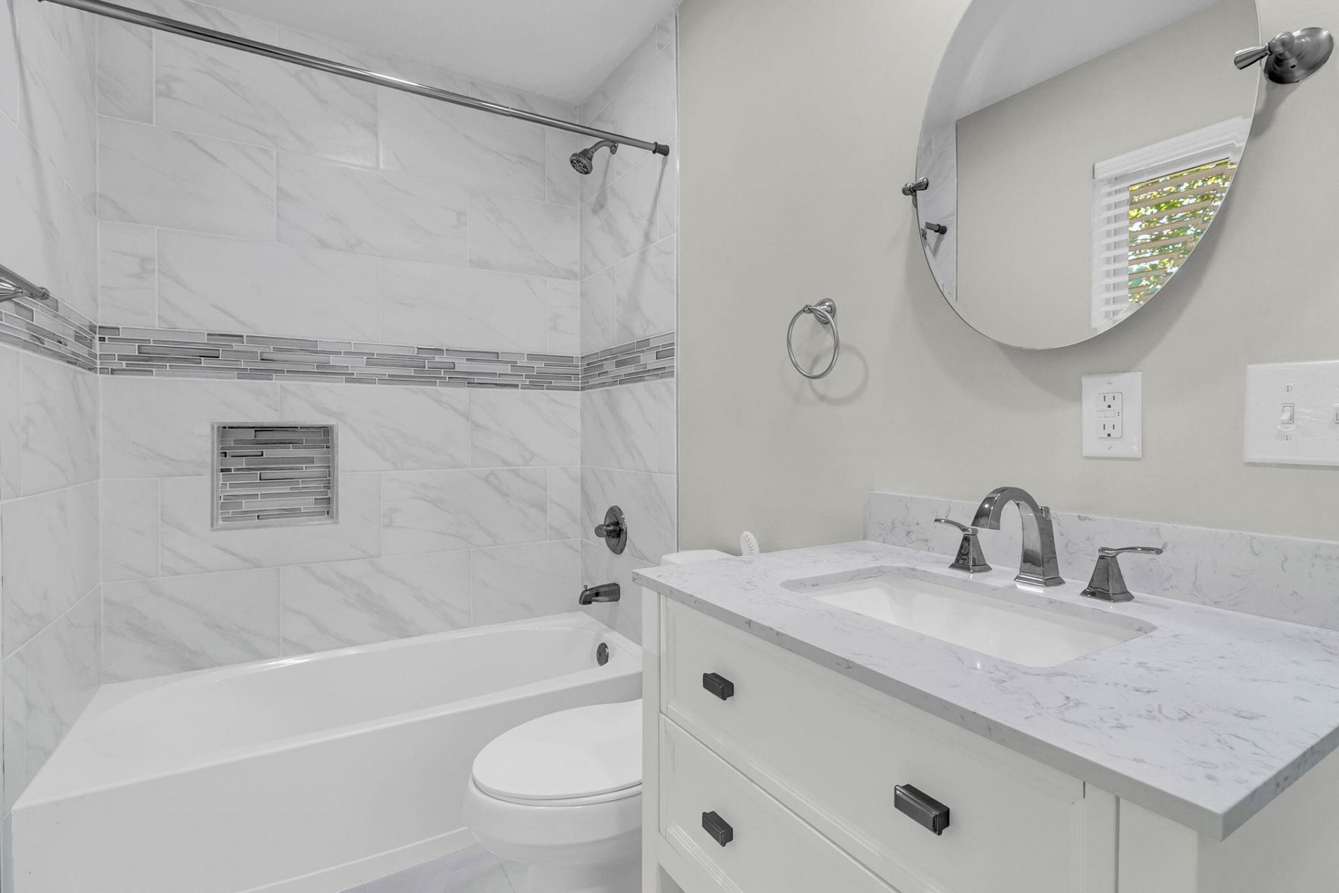 109 Camellia Road Photo 19