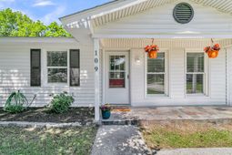 109 Camellia Road photo 4