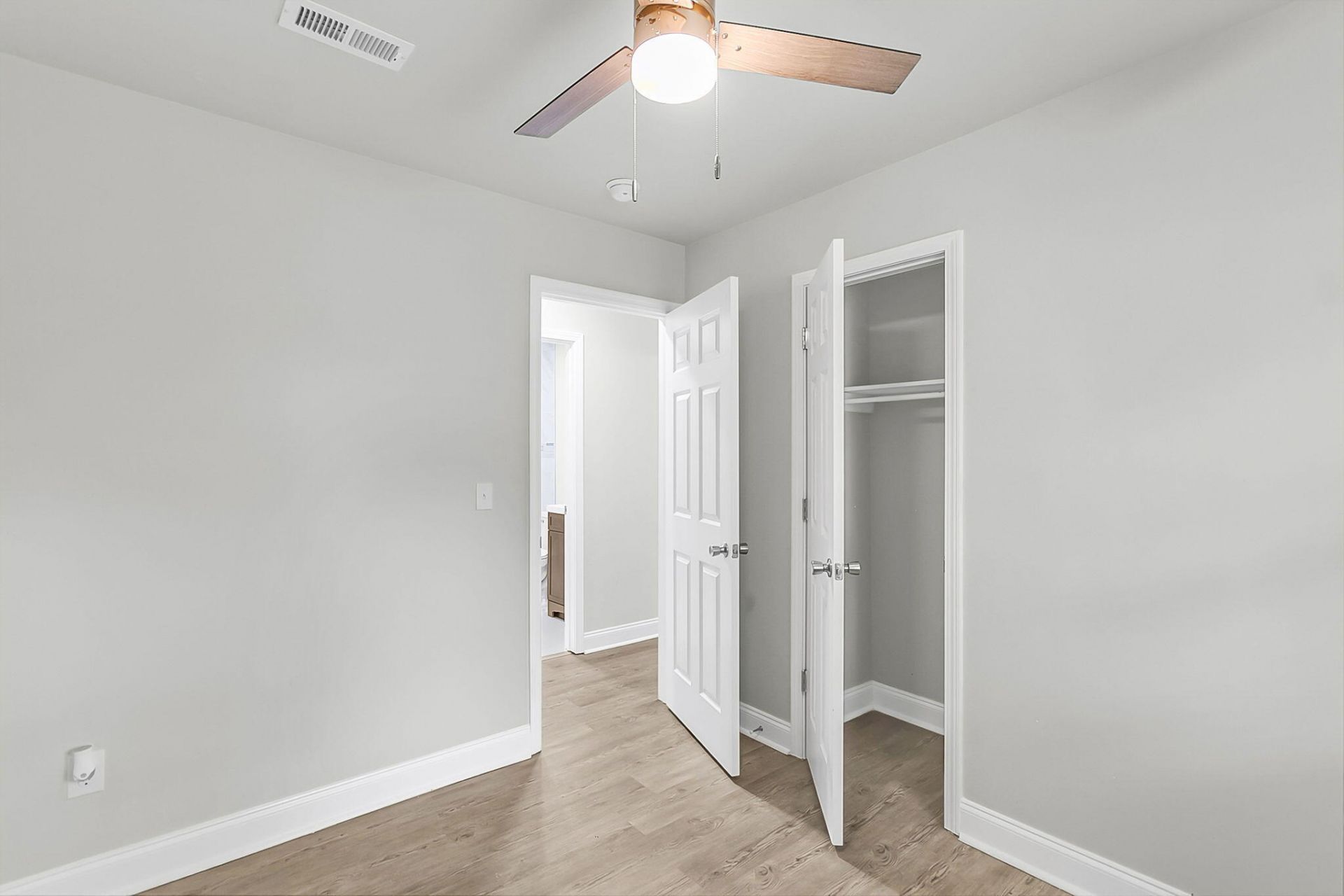 109 Camellia Road Photo 22