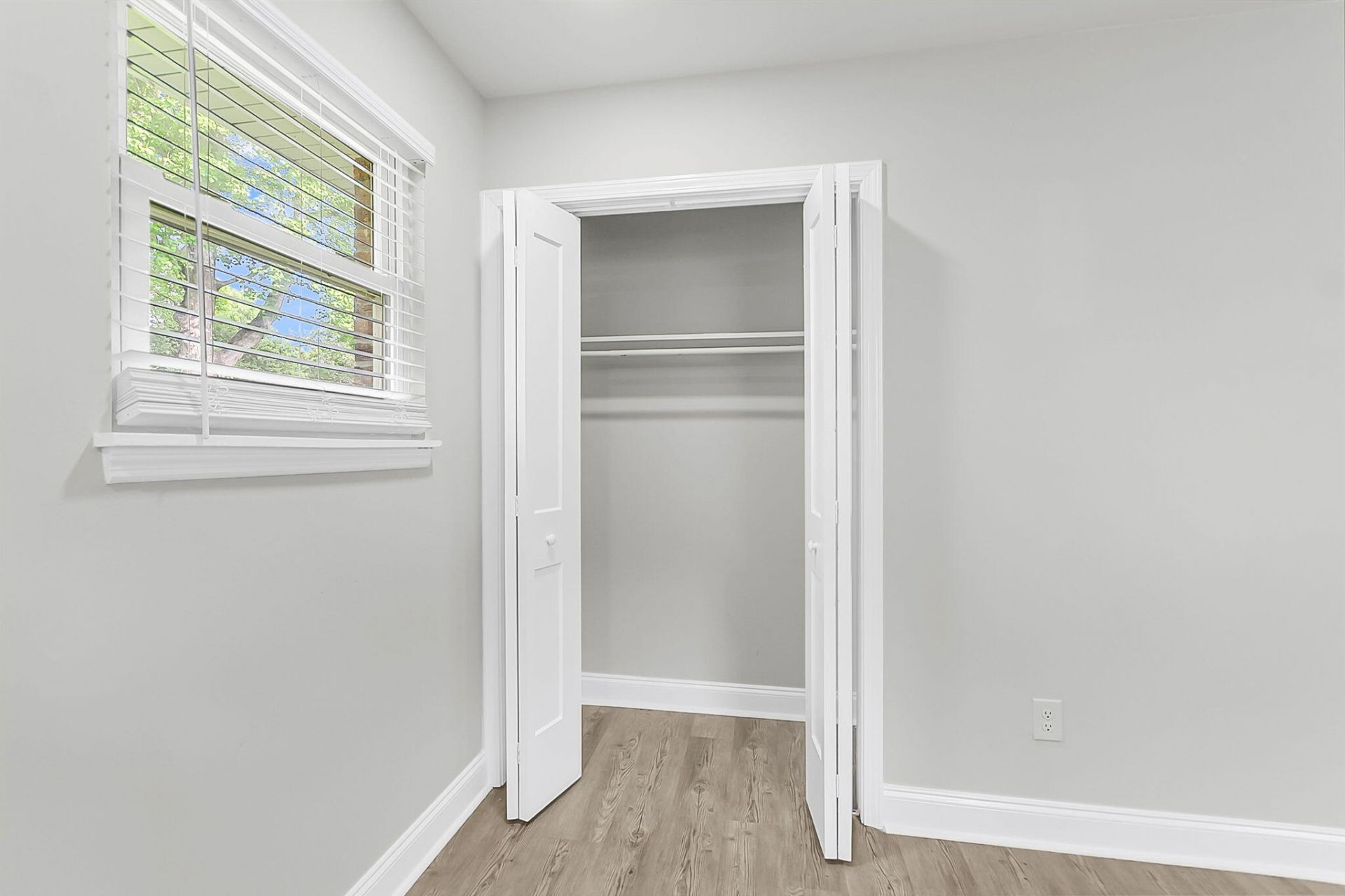109 Camellia Road Photo 25