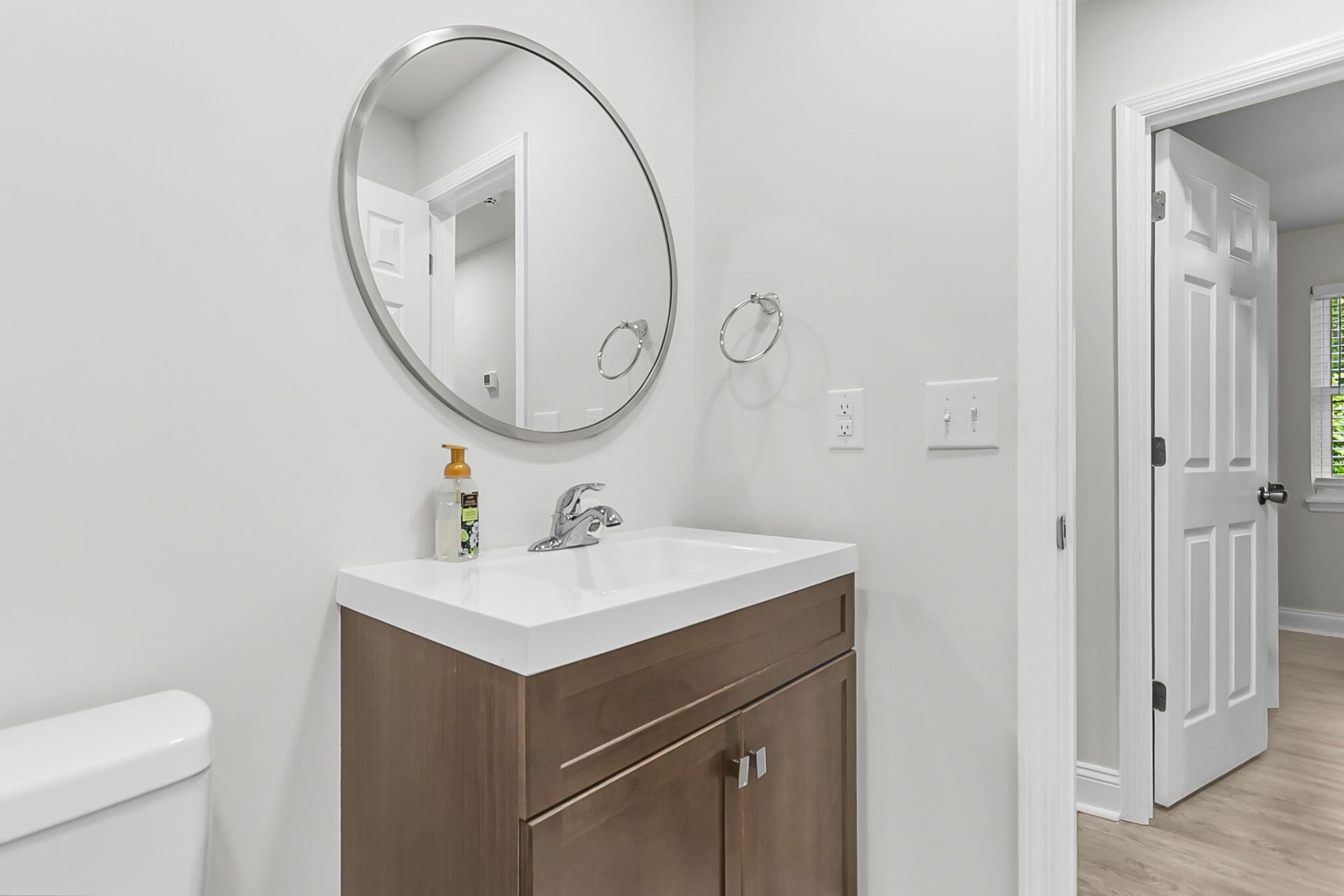 109 Camellia Road Photo 27