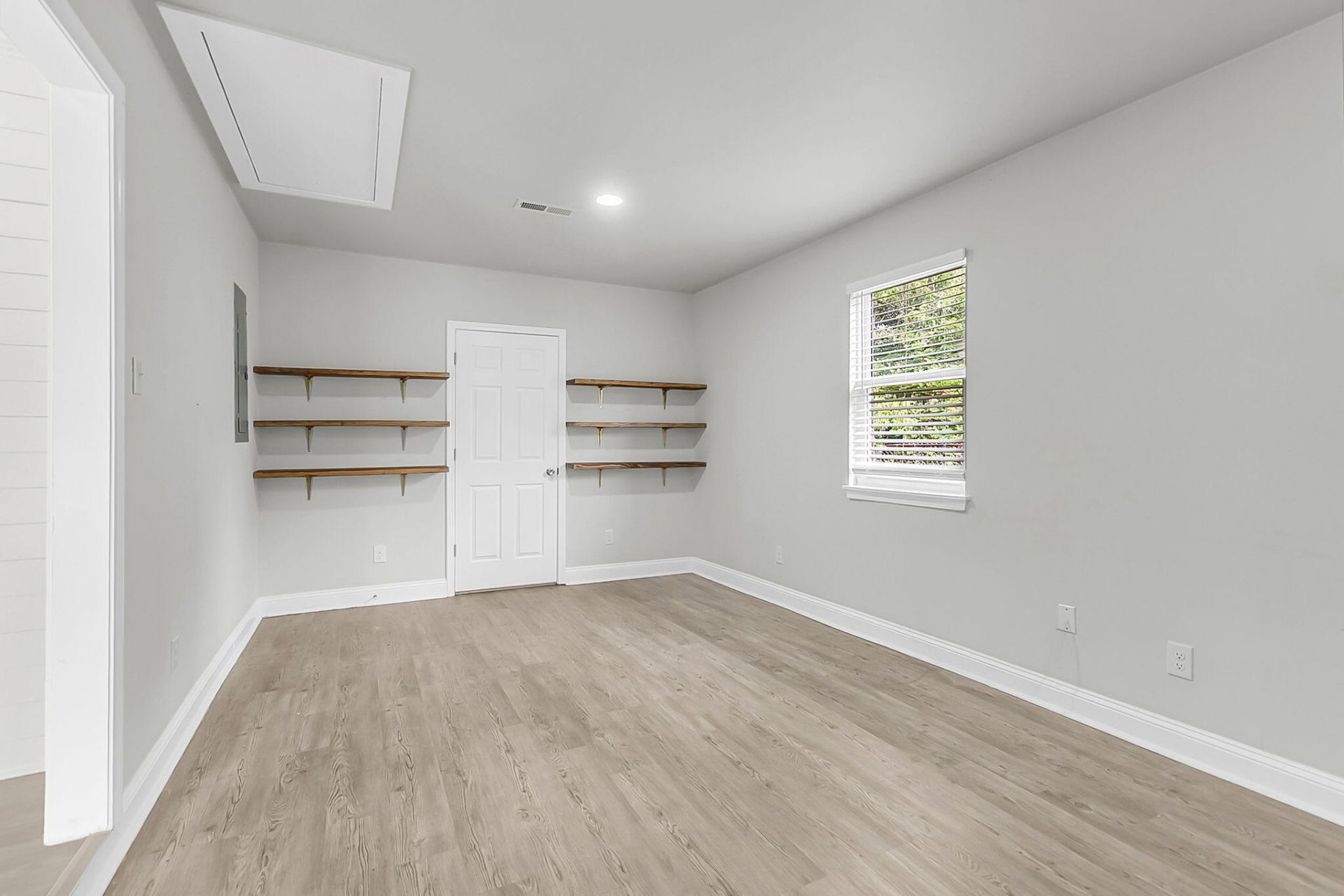 109 Camellia Road Photo 29