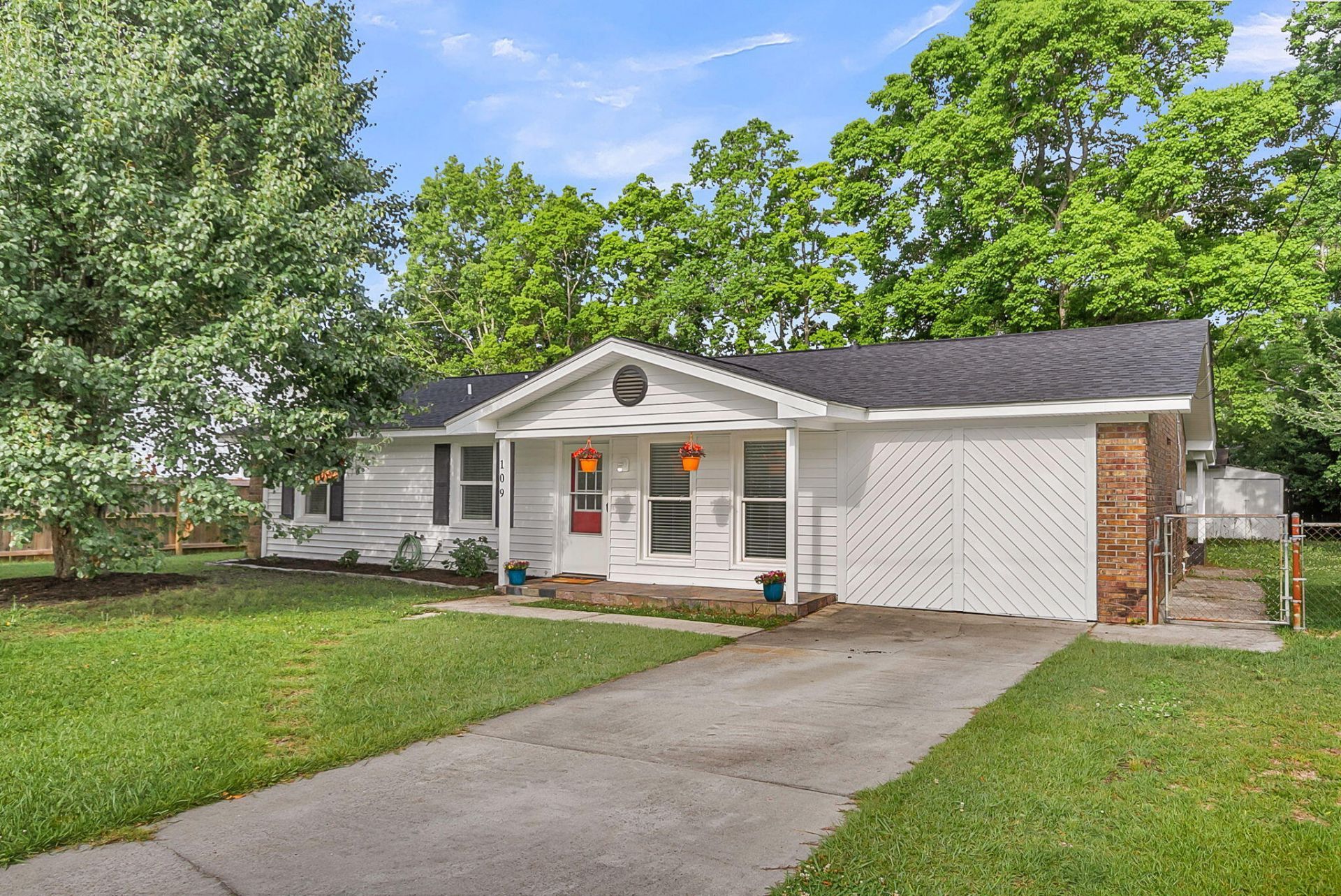 109 Camellia Road Photo 6