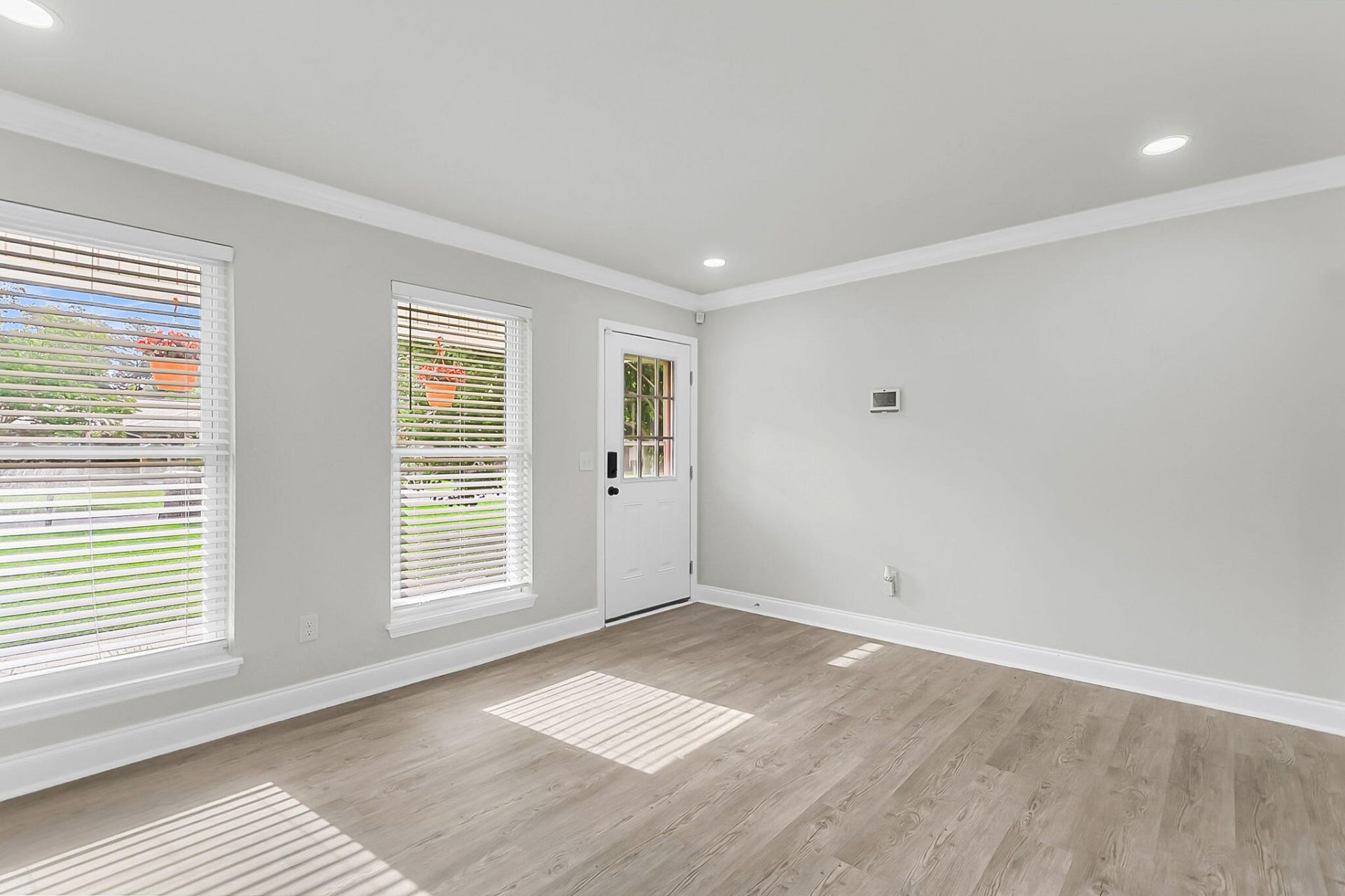 109 Camellia Road Photo 9